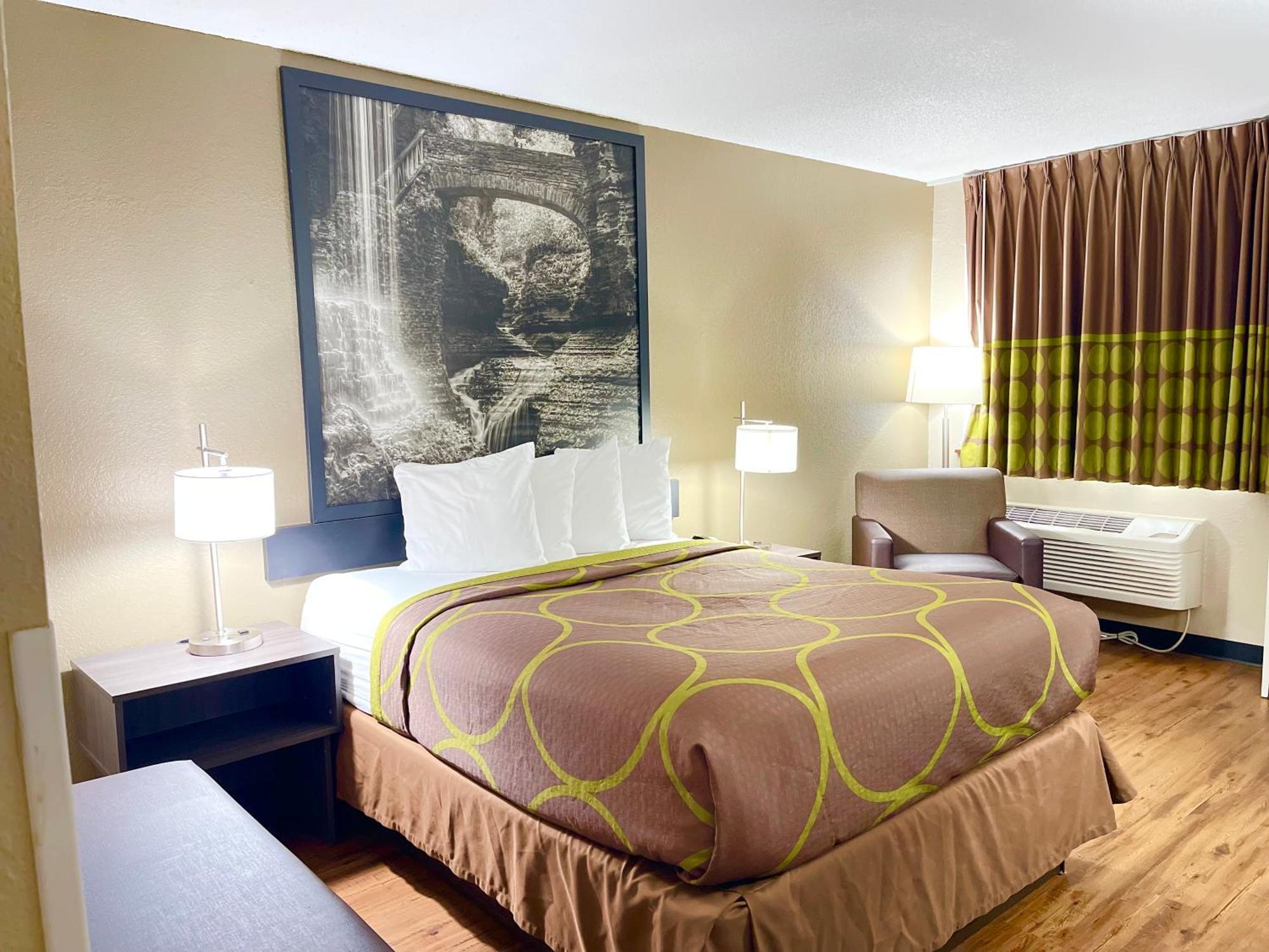 Super 8 By Wyndham Ithaca Hotell Exteriör bild