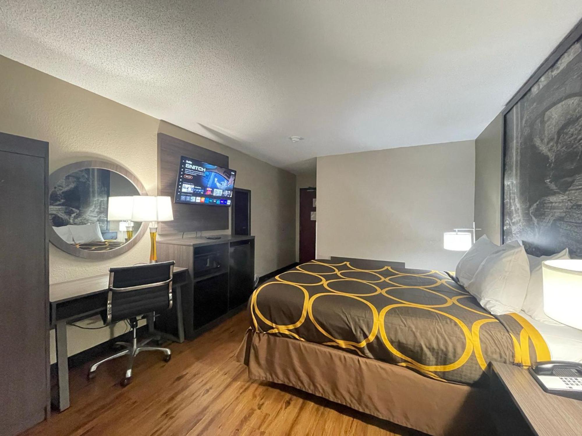 Super 8 By Wyndham Ithaca Hotell Exteriör bild